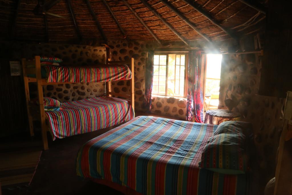 Shapes Of Africa Rustic Stayover Mount Moreland Chambre photo